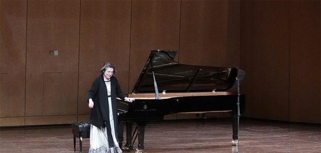 Die Fledermaus by the Greek National Opera