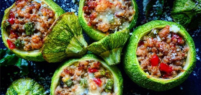Greek home-cooking: Stuffed Courgettes With Minced Meat