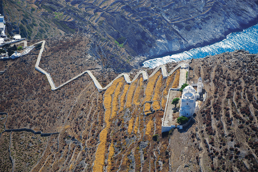 Fall in love with Folegandros the Free