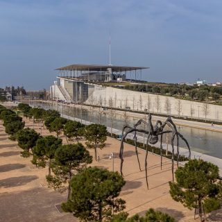 NEON and SNFCC bring Louise Bourgeois’ Maman to Athens