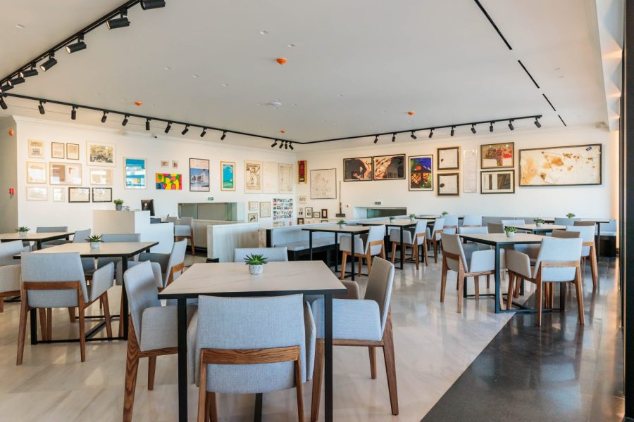 The Benaki Museum Café revisits a Berlin instituiton with new art on its walls