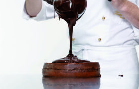 The OG Sacher-Torte comes to One&Only Athens for a winter residence